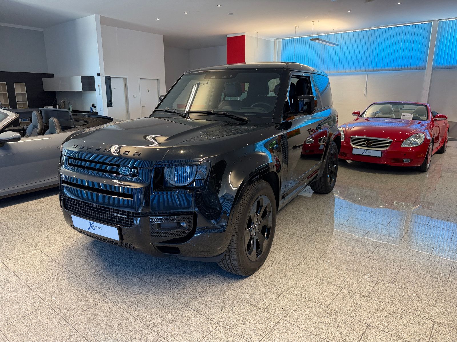 Land Rover Defender 90 D200 X-Dyn. SE / Pano. / Black Pack