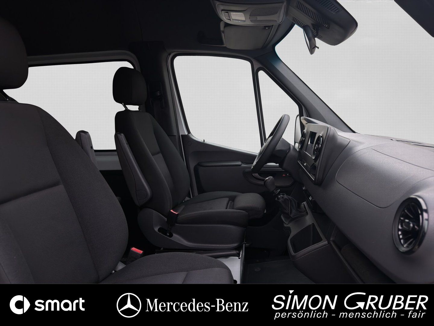Fahrzeugabbildung Mercedes-Benz 317 Tourer L2H2 Standard 8Sitzer Rollstuhl Lift