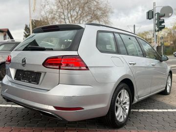 Volkswagen Golf - 6