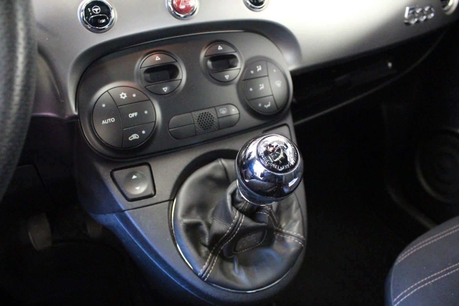 Fahrzeugabbildung Fiat 500 1.2 8V *Sonderedition by Diesel*