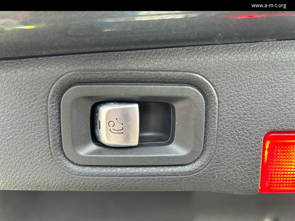MERCEDES-BENZ E 400