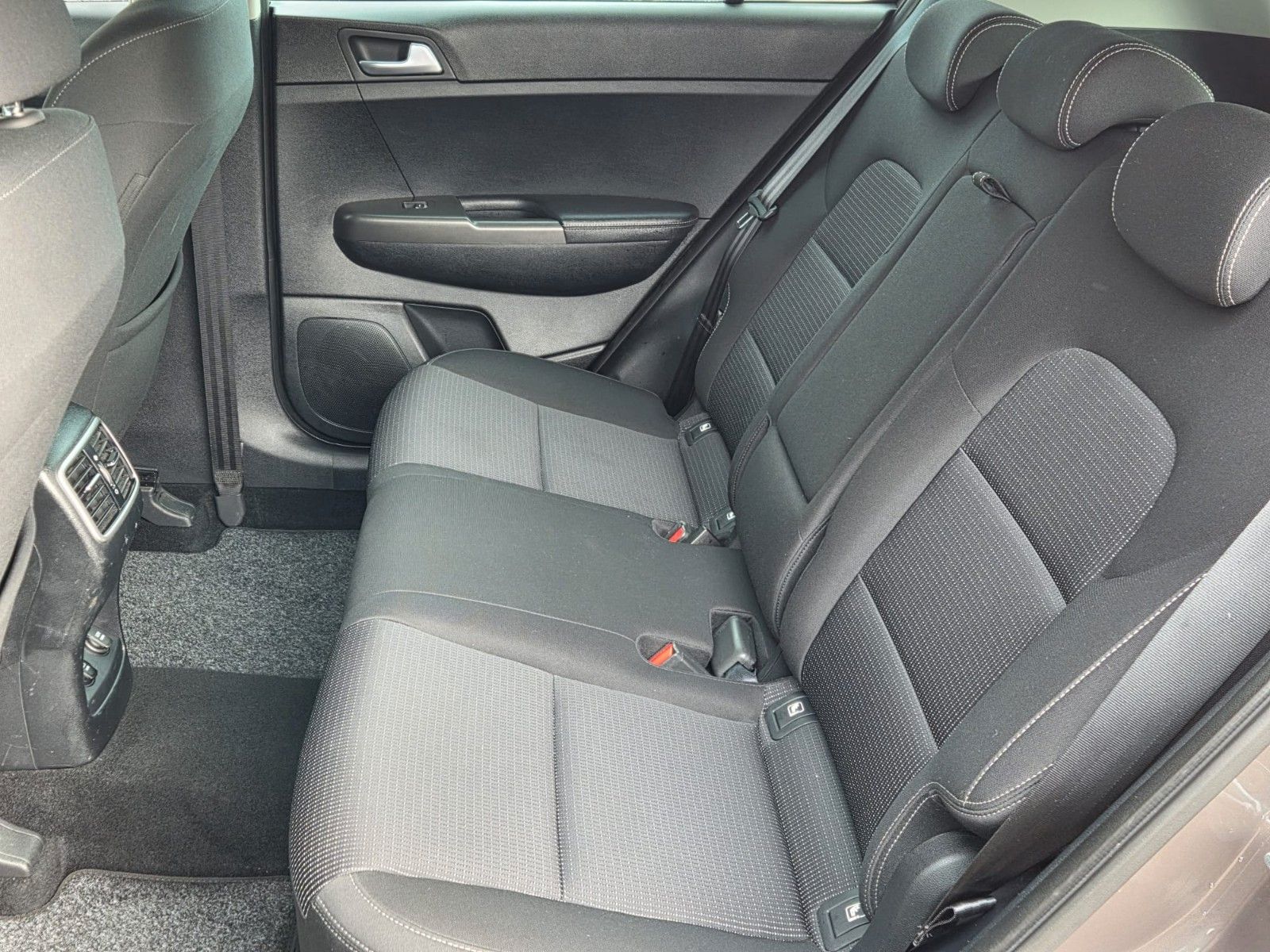 Kia Sportage Vision 2WD 1.6 CDRI /KLIMA/TEMPOMAT foto 17