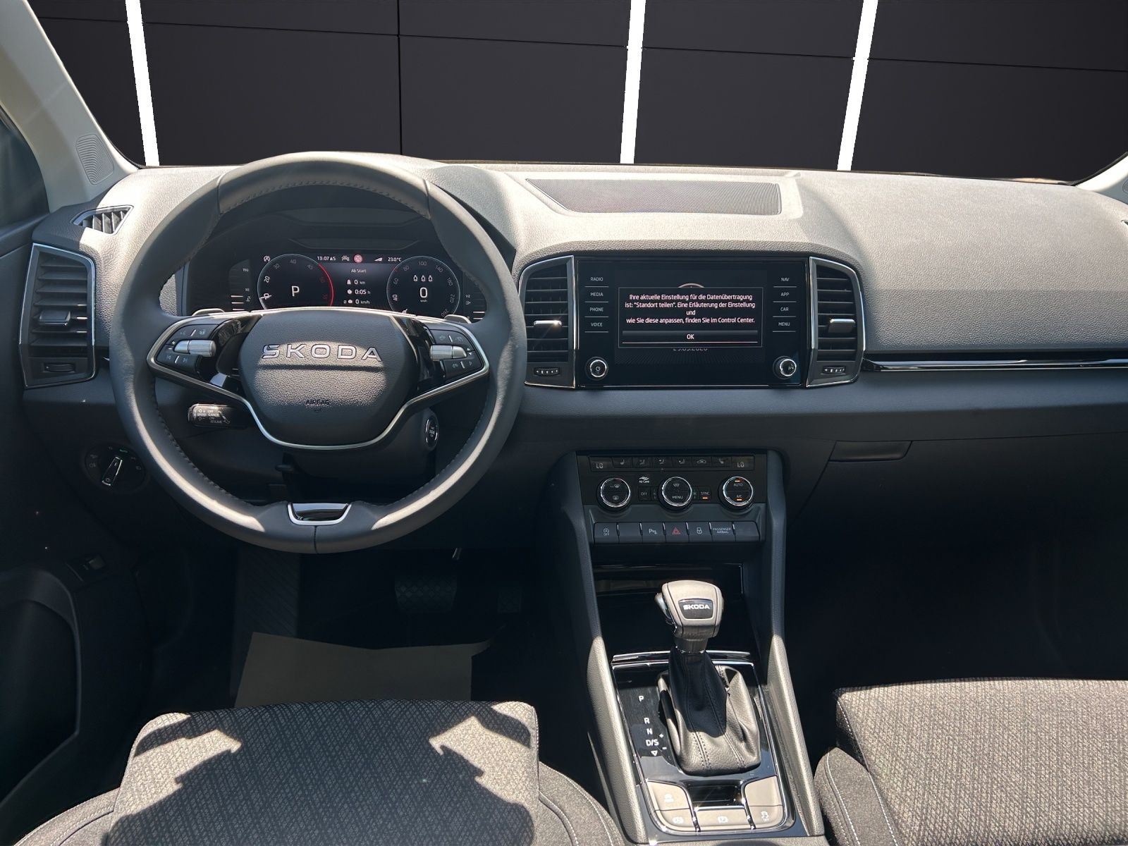 Fahrzeugabbildung SKODA Karoq 2.0 TDI Tour MATRIX AHK