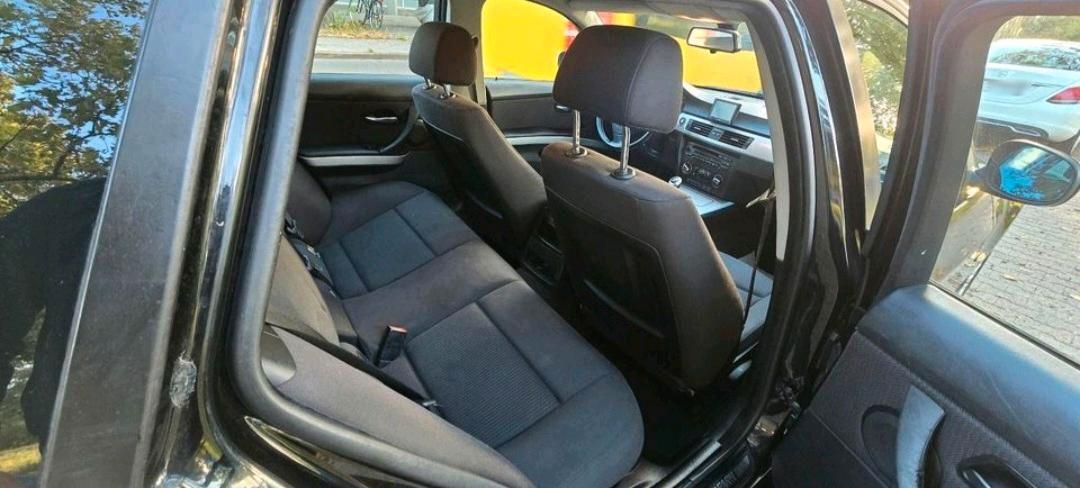 BMW 320 2009 — photo 9