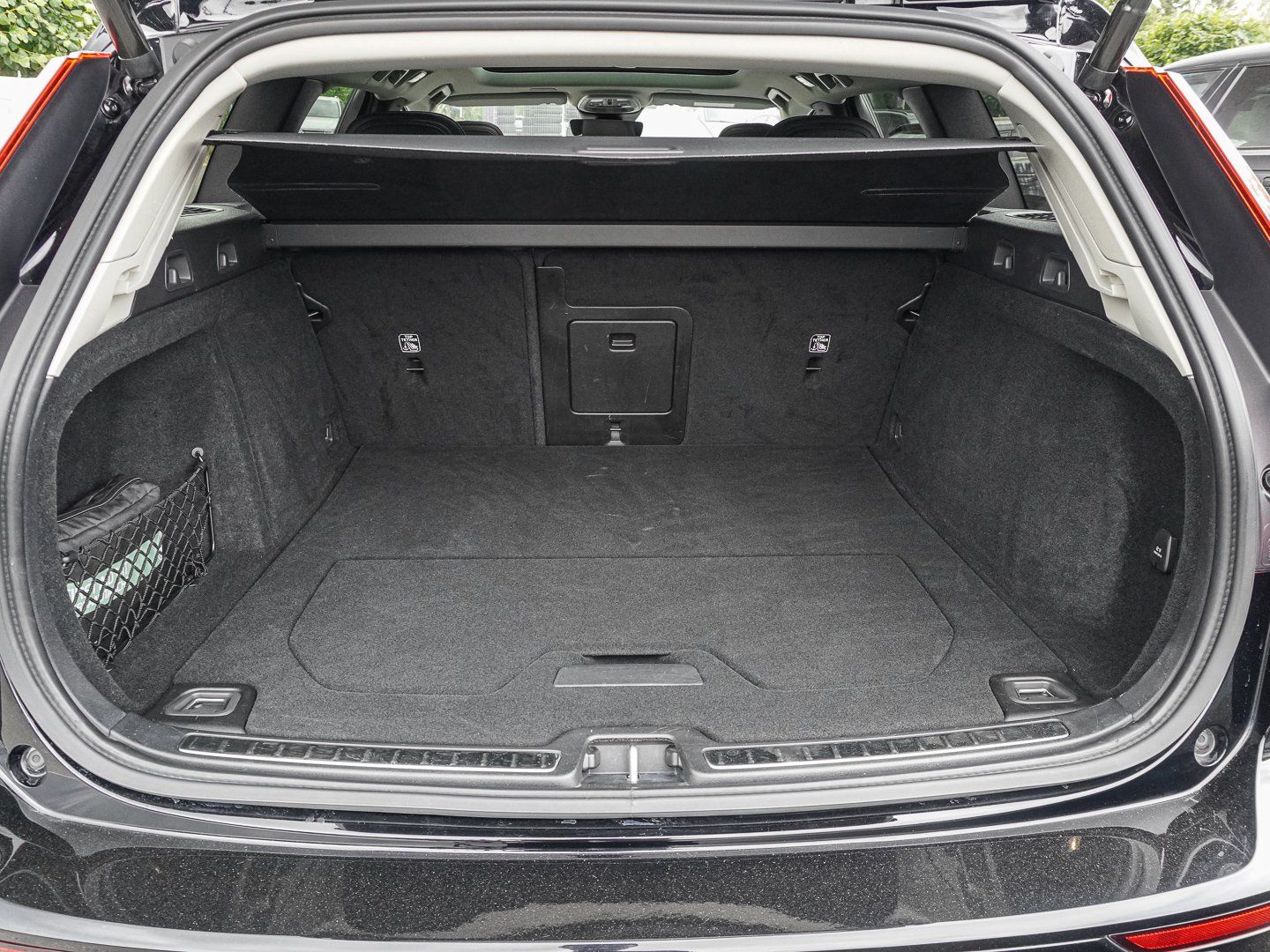 Volvo V60 T6 AWD Plus Dark Plug-in Hybrid PANO AHK H&K foto 18