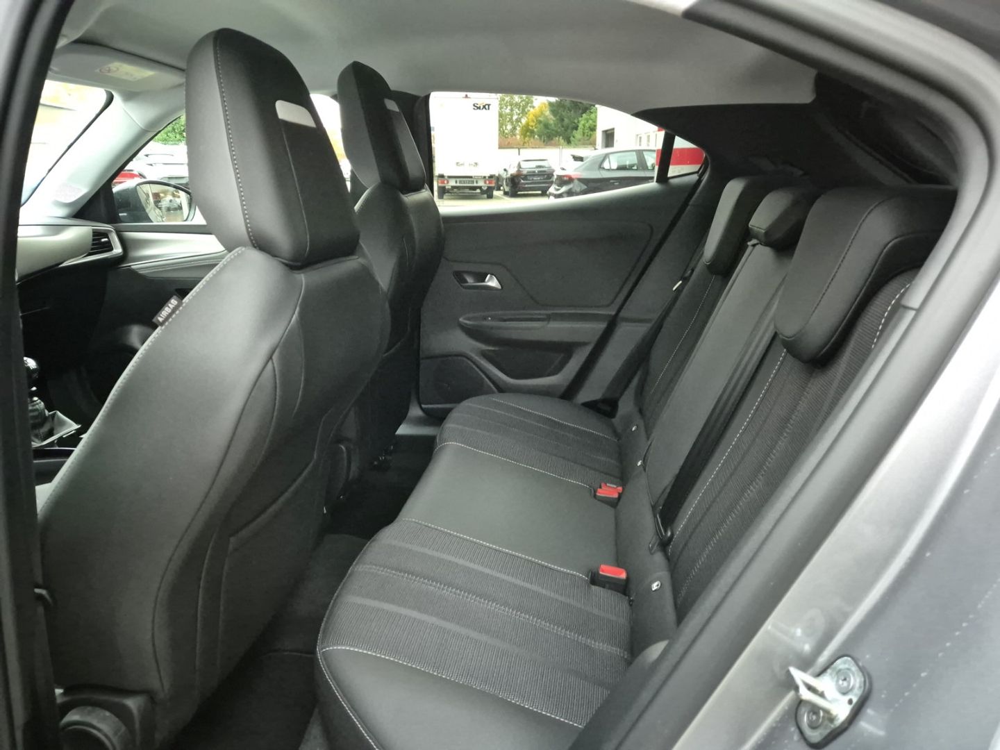 Fahrzeugabbildung Opel Mokka Elegance Digitales Cockpit LED Apple CarPl