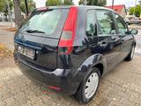 Ford Fiesta Ghia + Klima - Ford Fiesta aus 2003: Ghia