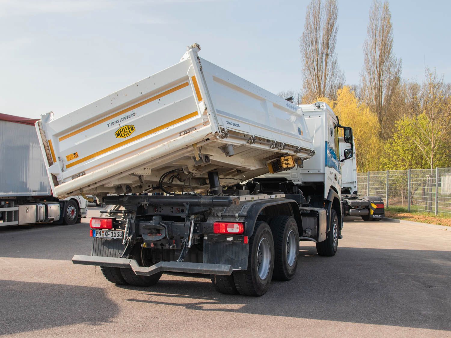 Fahrzeugabbildung DAF FAT XFC 530 SL Meiller TRIGENIUS D 316