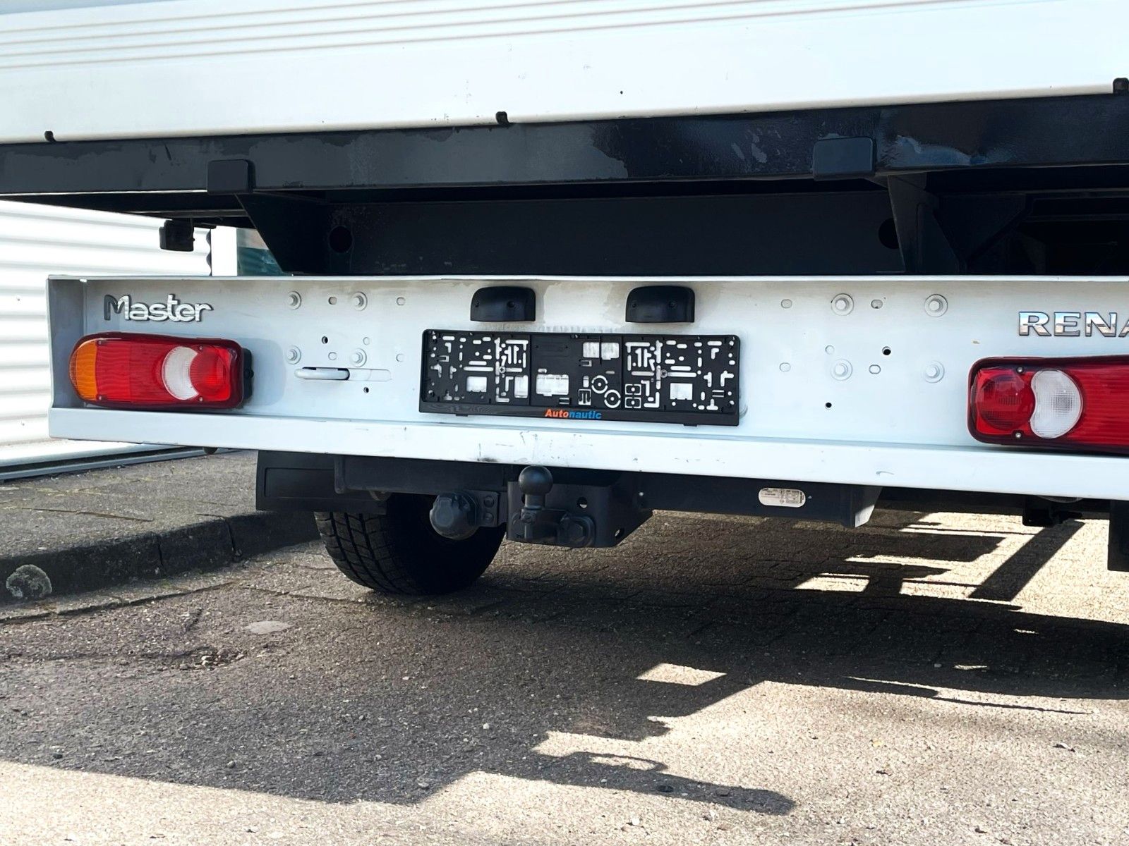 Fahrzeugabbildung Renault Master III DoKa PRITSCHE L3H1 3,5t AHK 7-SITZ AC