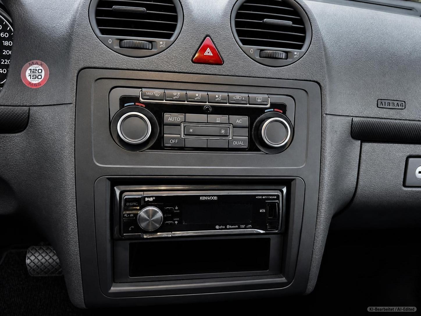 Volkswagen Caddy Maxi behindertengerecht / Rampe