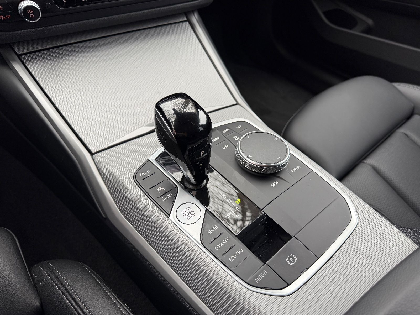 Fahrzeugabbildung BMW 318 3 Touring*LEDER*TEMPO*LED*APPLECAR*KAMERA*