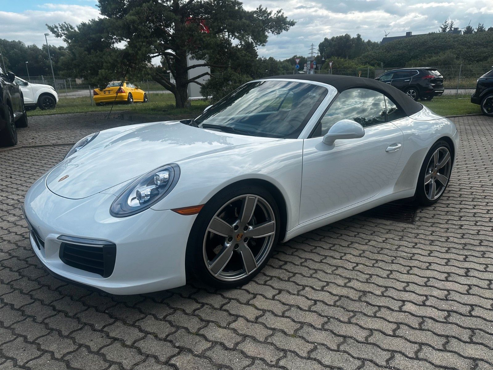 Fahrzeugabbildung Porsche 911 Carrera Cabriolet