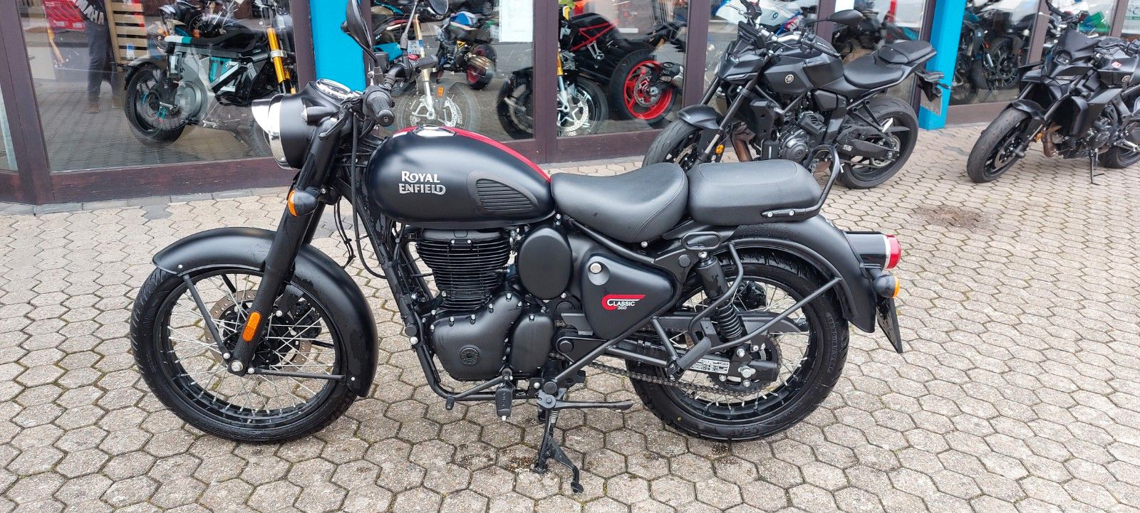Fahrzeugabbildung Royal Enfield CLASSIC 350   Black /Black  nur 1700 KM