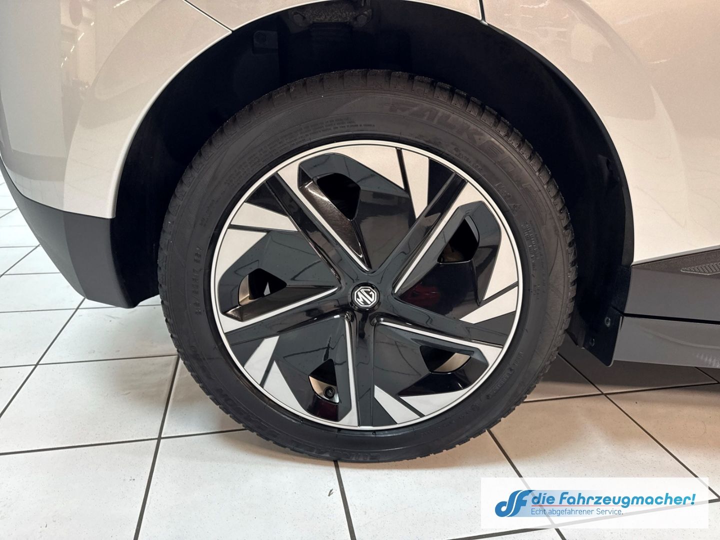 Fahrzeugabbildung MG MG4 Luxury Digitales Cockpit 360 Kamera LED ACC