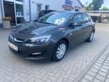 Opel Astra J Lim. 5-trg. Selection, 2.Hd.,Klima - Opel Astra: Selection