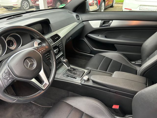 Fahrzeugabbildung Mercedes-Benz C 180 Coupe Autom.+Leder+Navi+Kamera+SHZ+LED+