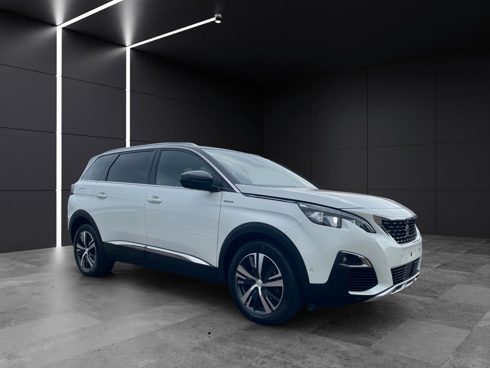 Fahrzeugabbildung Peugeot 5008 GT-Line Business Cam*Shzg*Navi*DAB+*7Sitzer