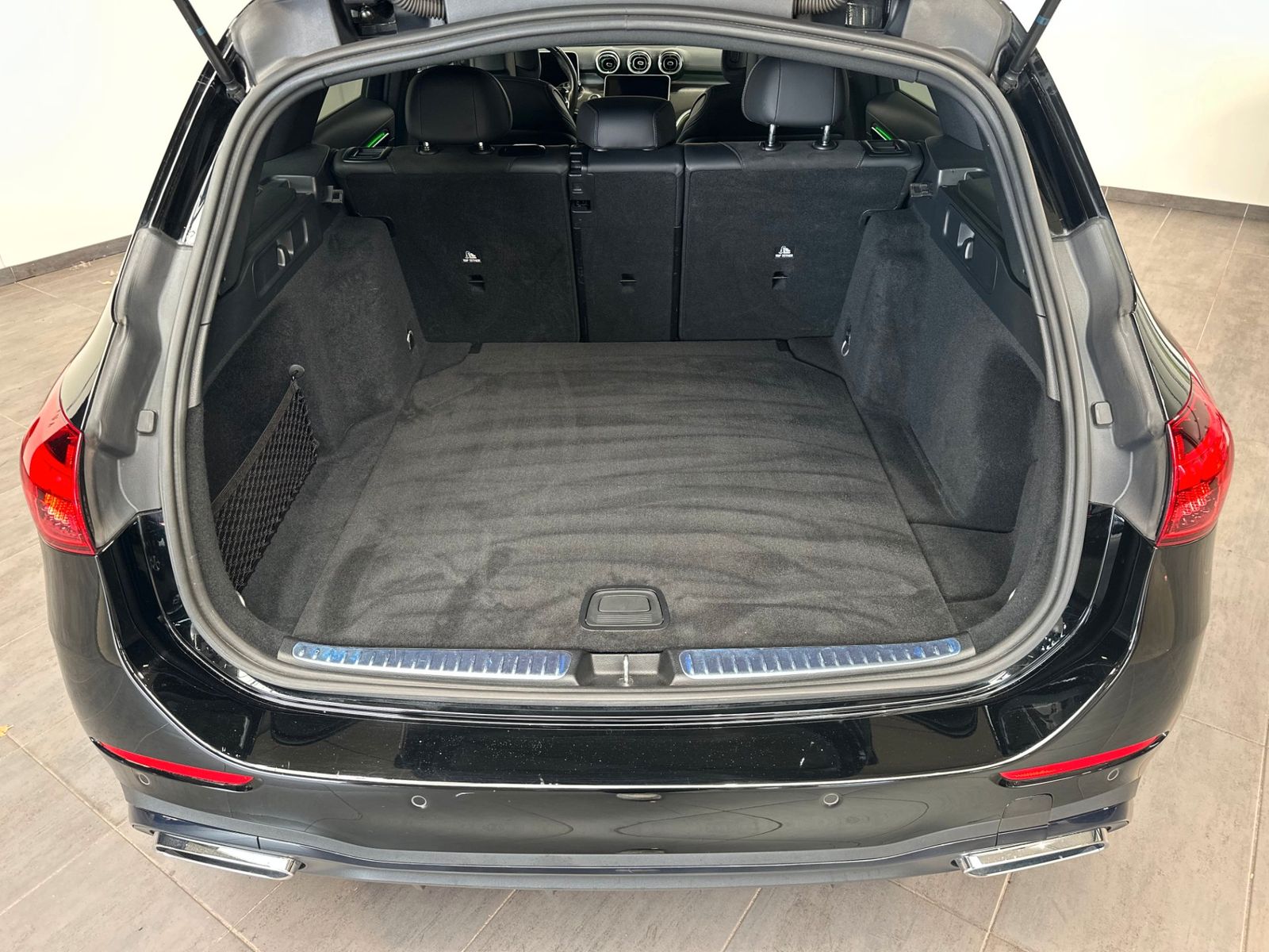 Fahrzeugabbildung Mercedes-Benz C 220 d T AMG-Line NAV+LED+AHK+KAM+SHZ+KEYLESS