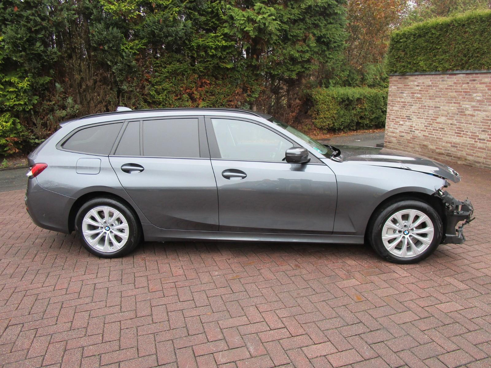 BMW 330 Baureihe 3 Touring 330 e Advantage 2021