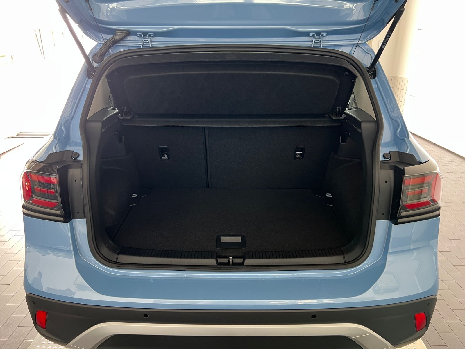 Fahrzeugabbildung Volkswagen T-Cross Life 1.0 l TSI *LED,ACC,Navi,Kamera,16''