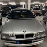 BMW E38 735i - BMW 735: E38 735i