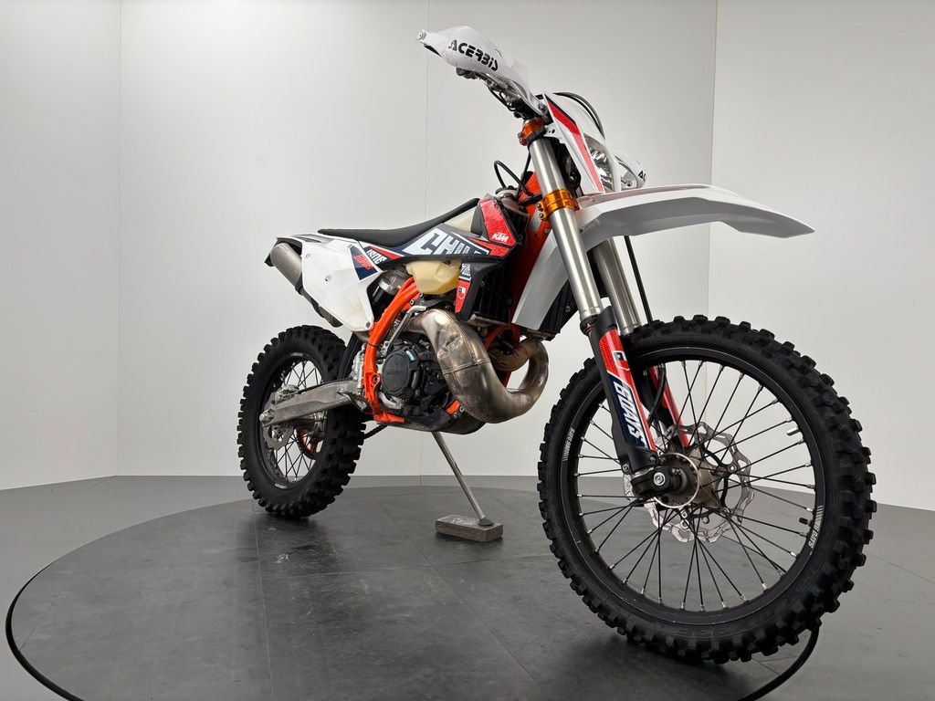 Fahrzeugabbildung KTM 300 EXC SIX-DAYS *EXCEL RÄDER *38,7 H *2.HAND