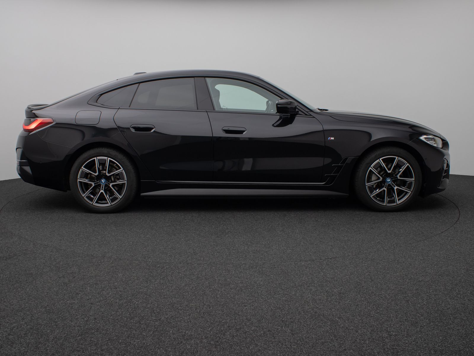 Fahrzeugabbildung BMW i4 eD40 M Sport Kamera DAB H/K Komfort 18Zoll