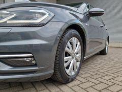 Fahrzeugabbildung Volkswagen Golf VII Variant 1.5 TSI DSG Highline AHK ACC LE