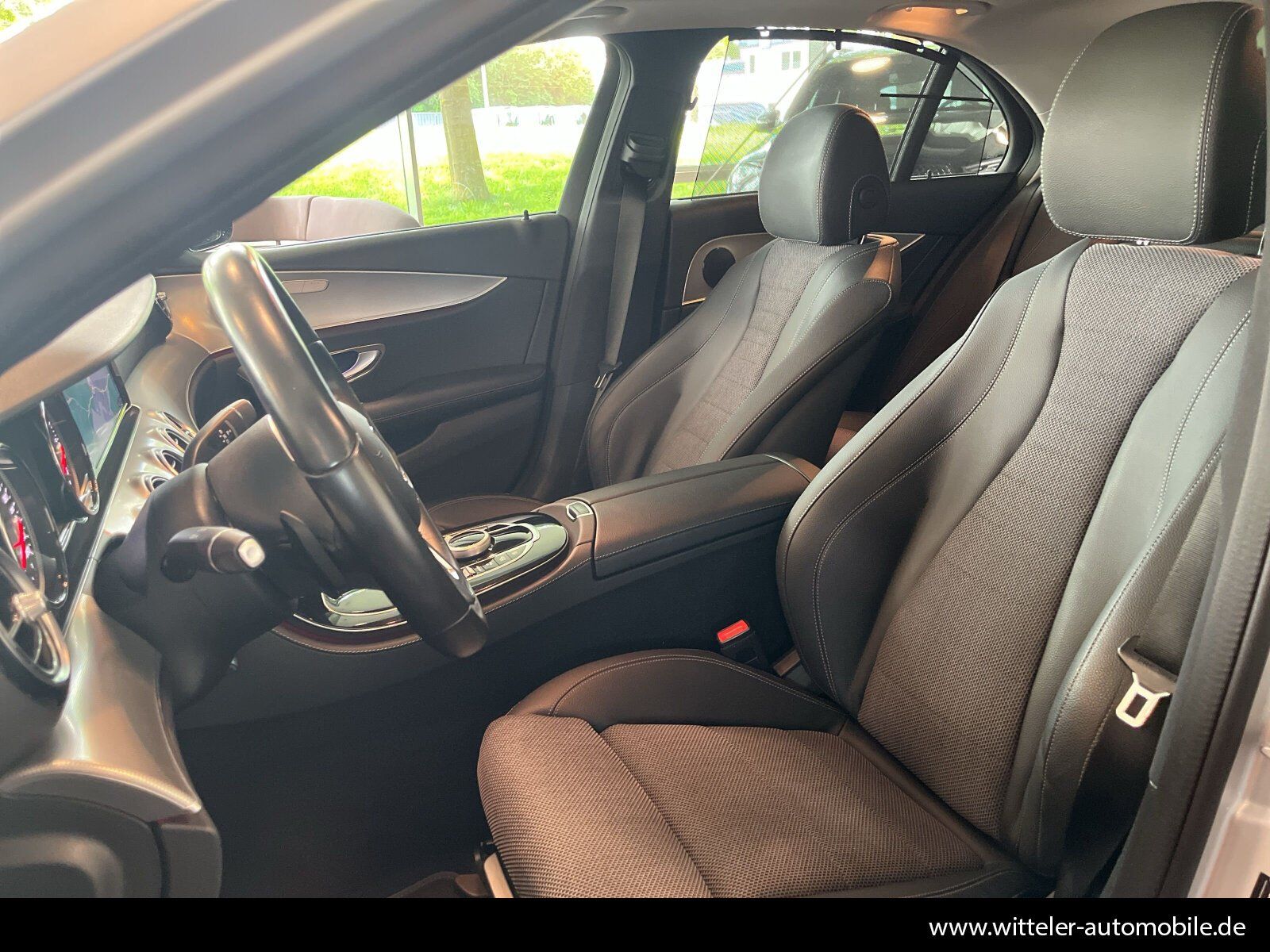 Mercedes-Benz E 220 d EXCLUSIVE LED/AHK/PANO/360°/Navigation foto 6