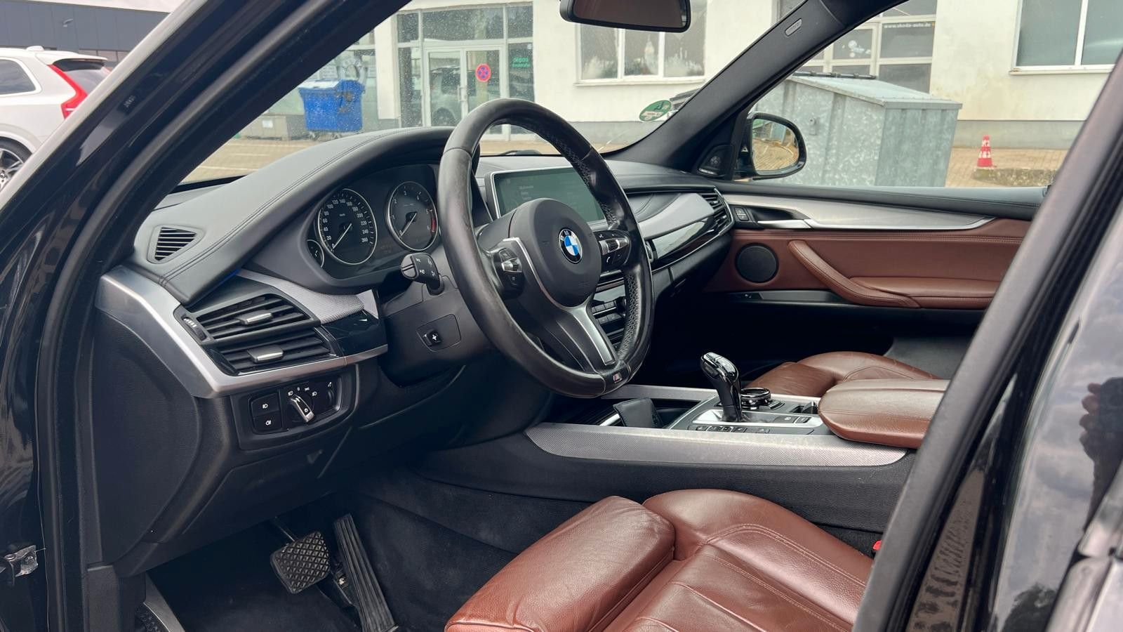 Fahrzeugabbildung BMW X5 M50d*RFK*XENON*PANO*H&K*NAVI*