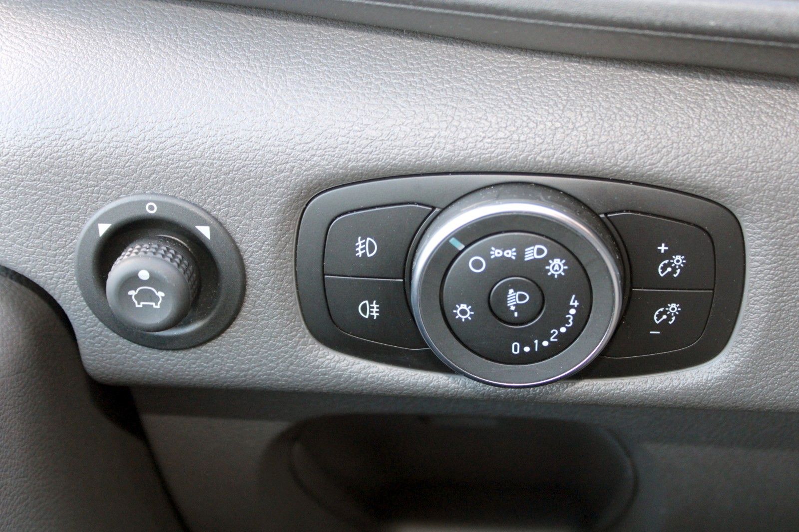 Fahrzeugabbildung Ford Transit L3 H2 Aut. Kasten hoch lang KLIMA