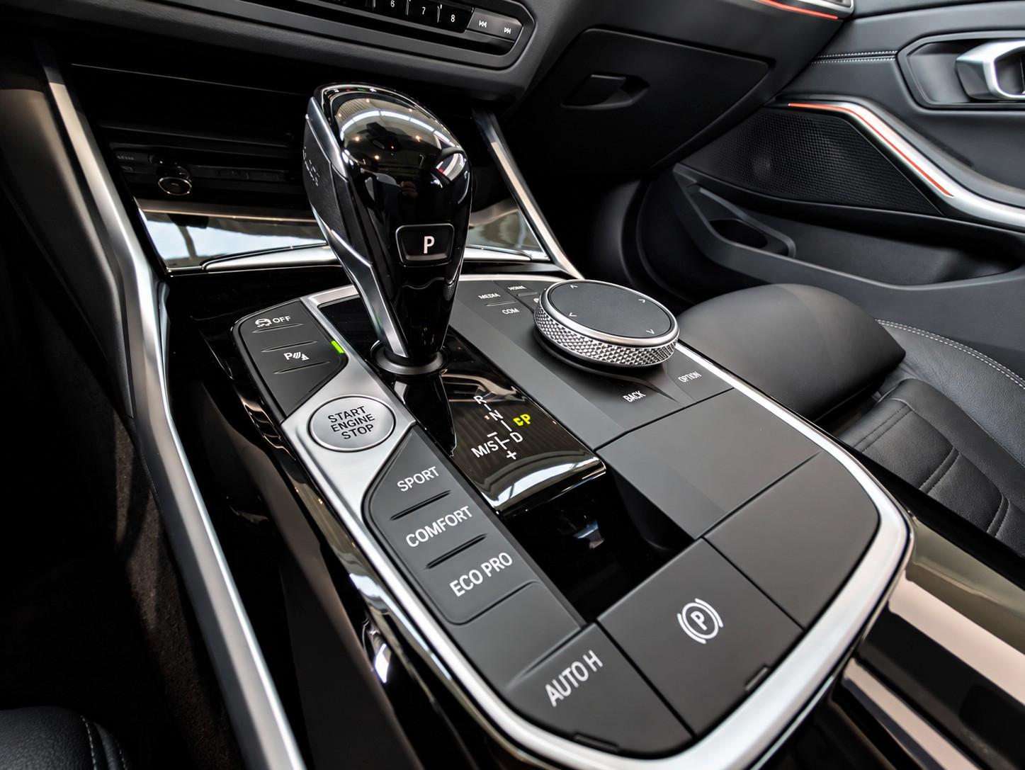 BMW 330d xDrive SAG LUXURY LEDER VIRTUAL  PANO LED