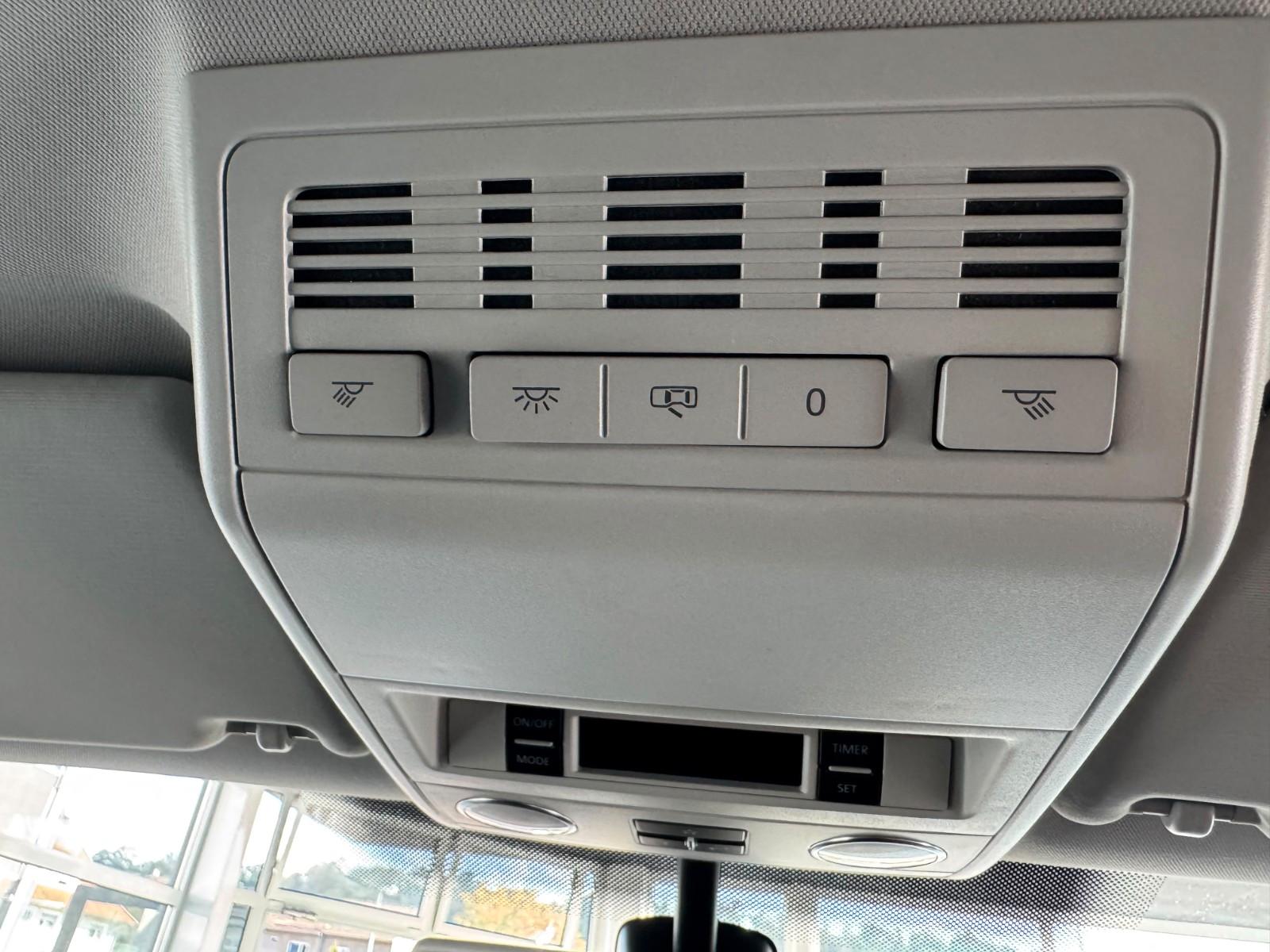 Volkswagen T5 Multivan Bulli Edition 2.0 TDI 140ch DSG - 7 places - Toit relevable - 4 couchages