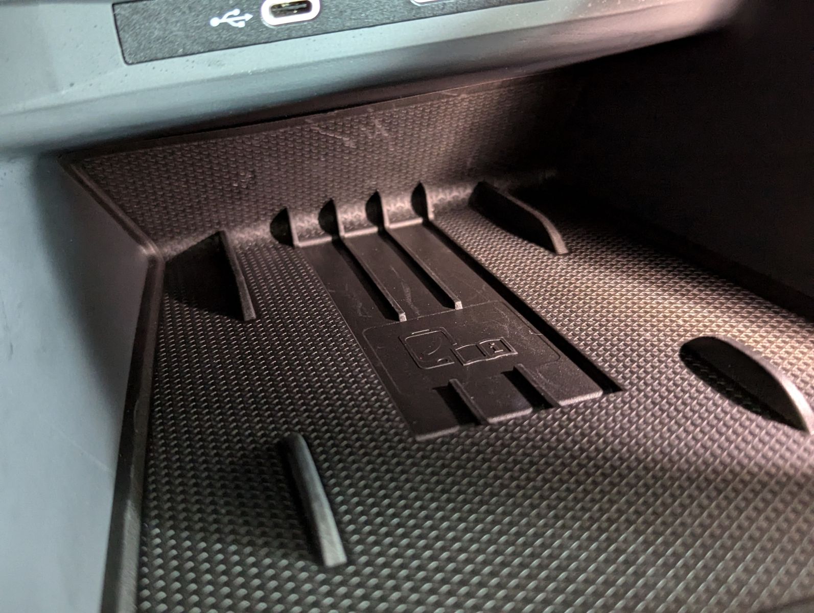 Fahrzeugabbildung CUPRA Leon 2.0 TSI 4D VZ Matrix Pano Sennheiser AHK 19