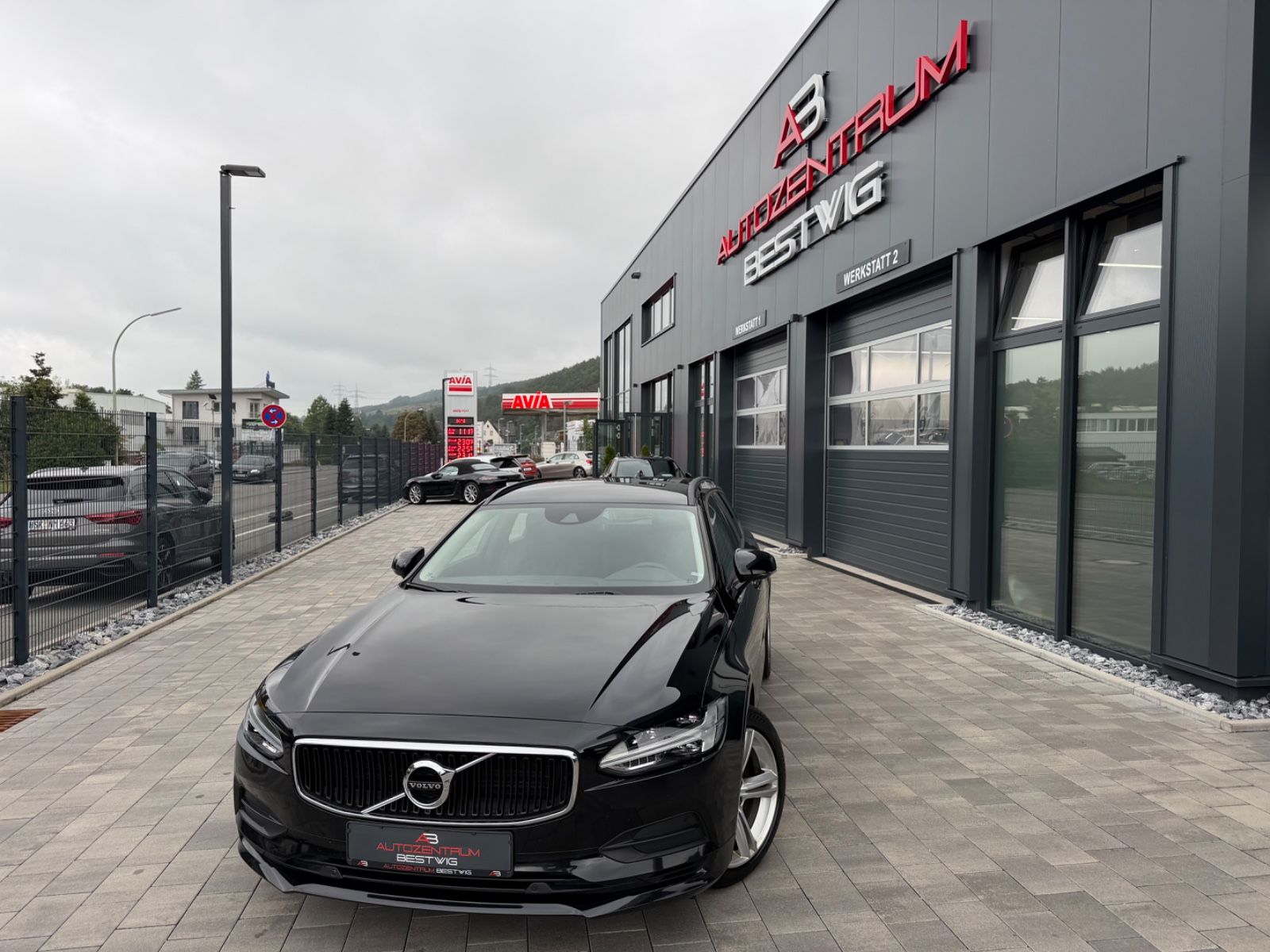 Volvo Volvo V90 Kombi Momentum Pro*NAVI*8-FACH*BLACK*TOP