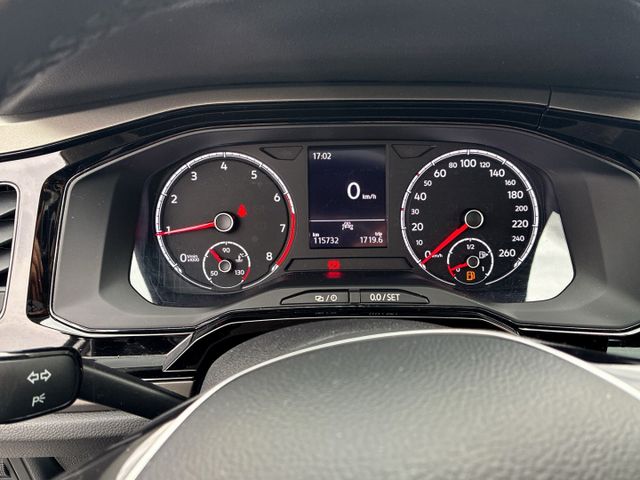 Volkswagen Polo VI Comfortline PDC v+hSHZ+KlimaDAB+Temp+B