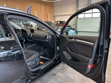 MYAUTOCENTER – Gebraucht- und Jahreswagen mit Werkstattservice in Pfaffenhofen Audi A3 Sportback ambition *Spurhalte*Totwinkel*Xenon