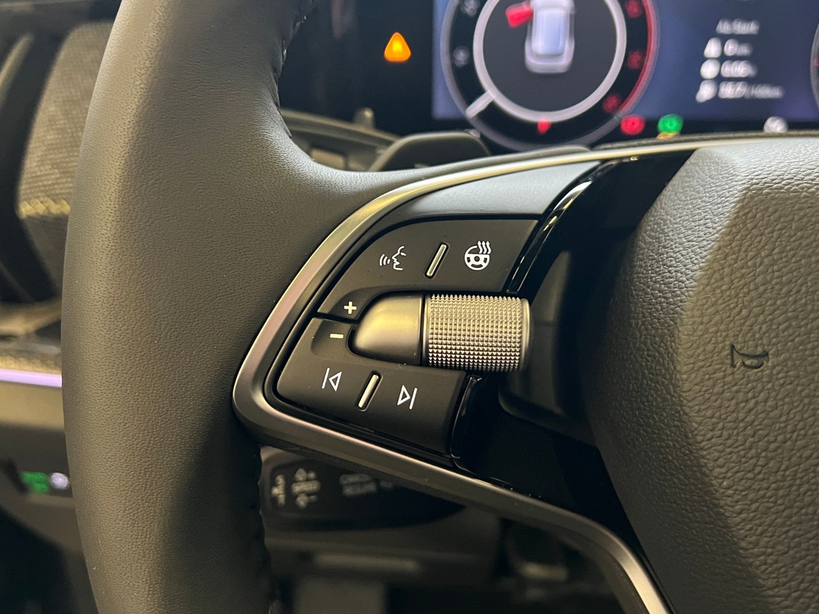 Fahrzeugabbildung SKODA Kodiaq Selection 2.0 TDI DSG *AHK, 7 Sitze, Pano