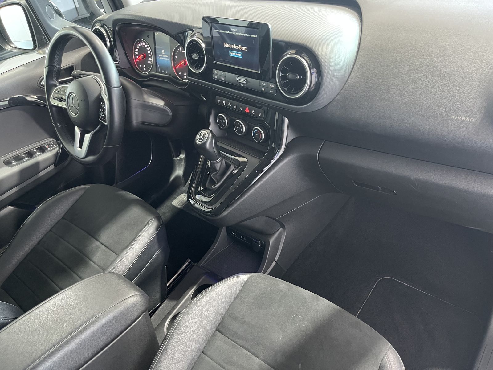 Fahrzeugabbildung Mercedes-Benz T 180 d*Leder*Cam*SHZ*Klima*