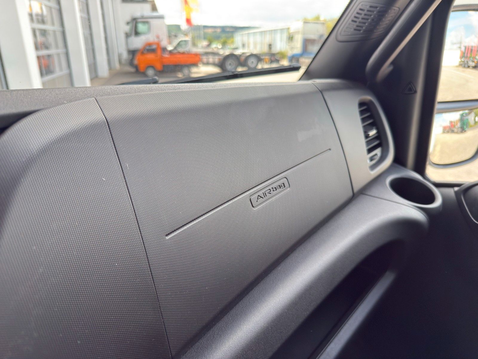 Fahrzeugabbildung Iveco Daily 70C18HA8/P Kühlkoffer
