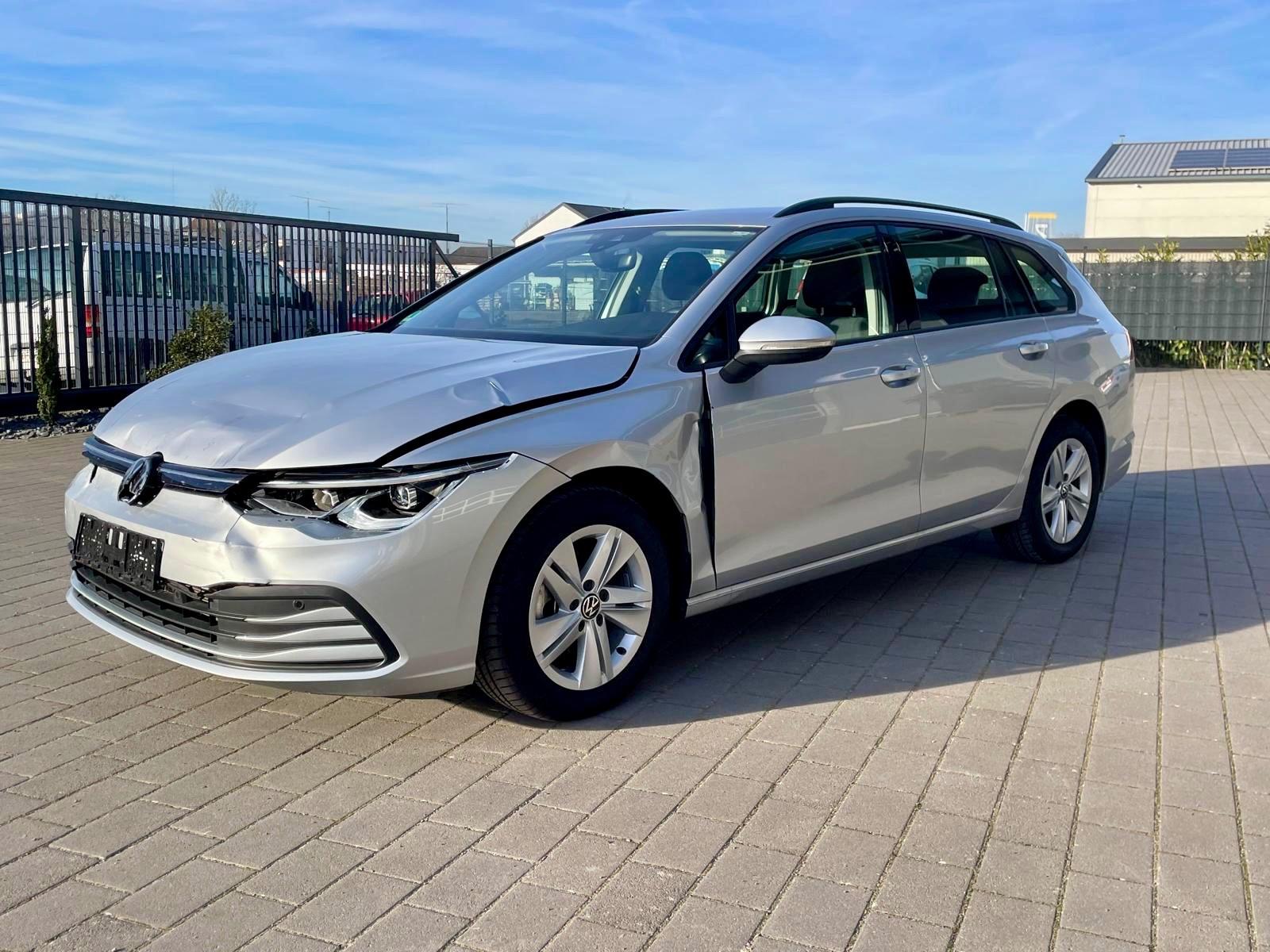 Volkswagen Golf VIII Variant Life eTSI