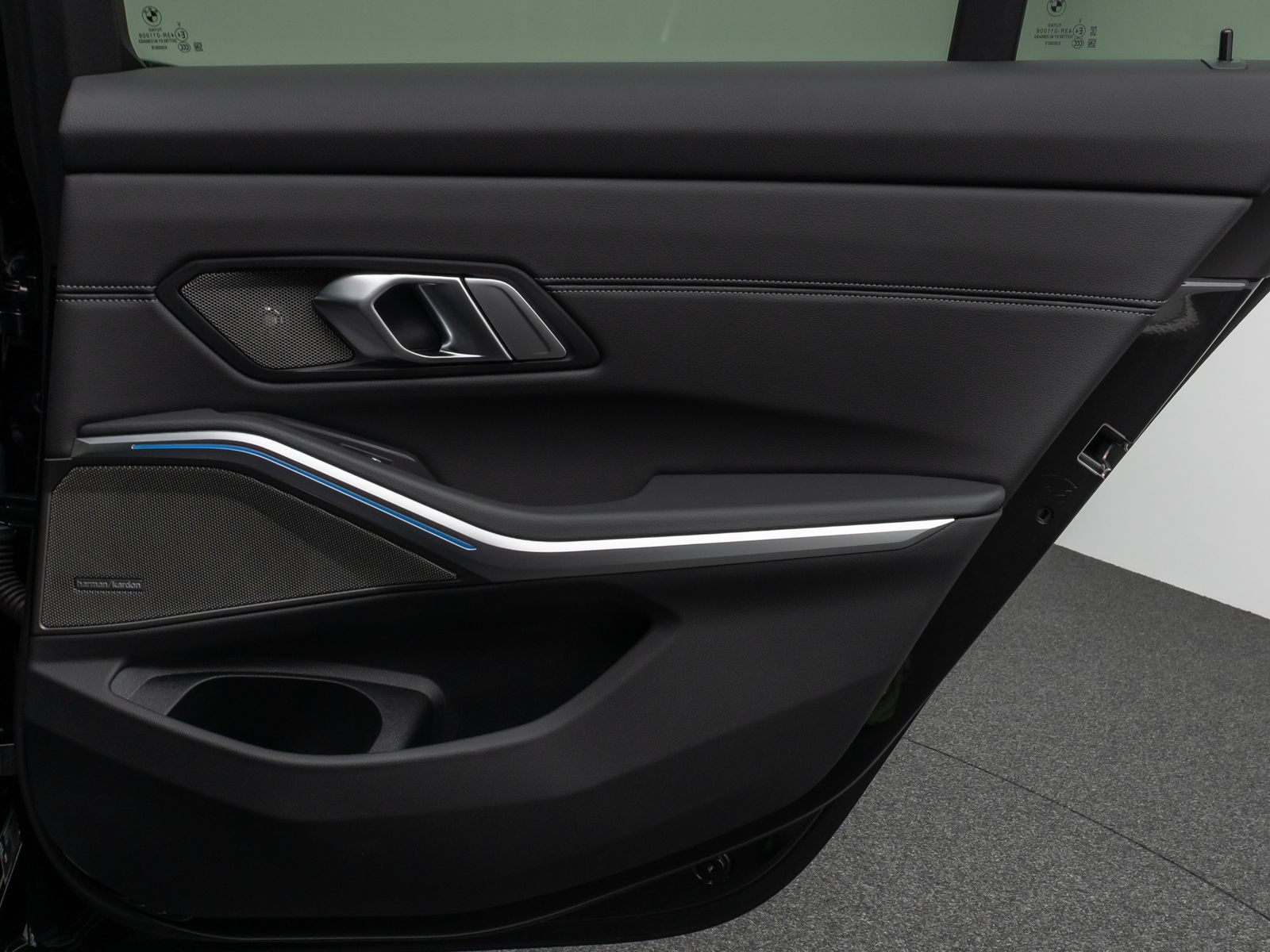 Fahrzeugabbildung BMW 330i xD Kamera HUD H/K ACC Komfort Alarm Sport