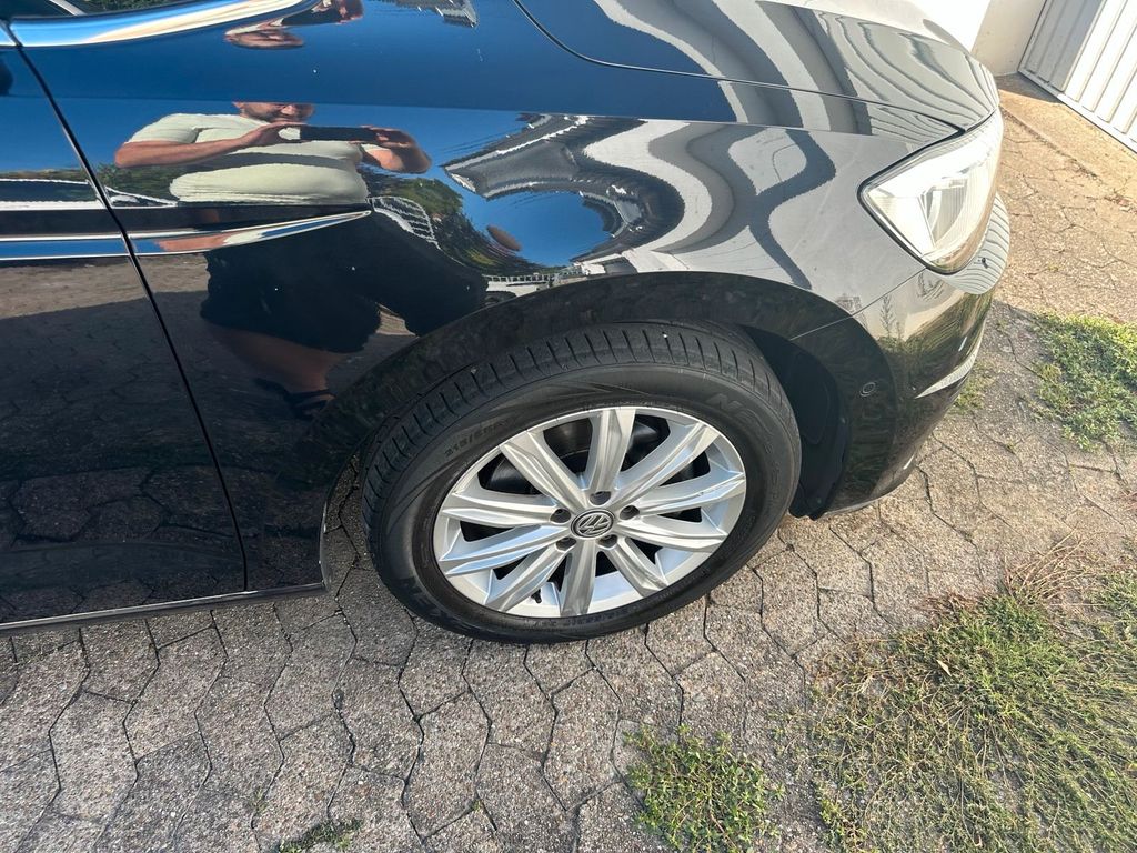 Image of Volkswagen Touran