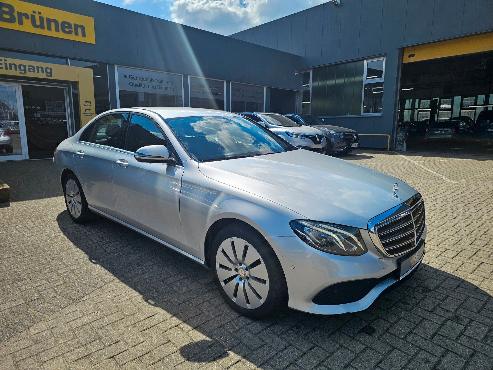 MERCEDES-BENZ E 350 d Navi*AHK*LED*PDC