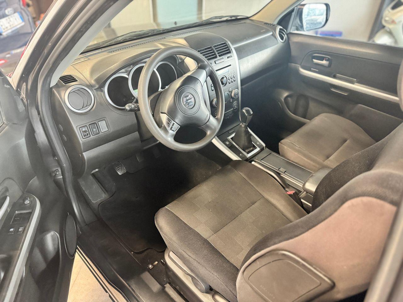 Suzuki Grand Vitara 2011 — photo 10