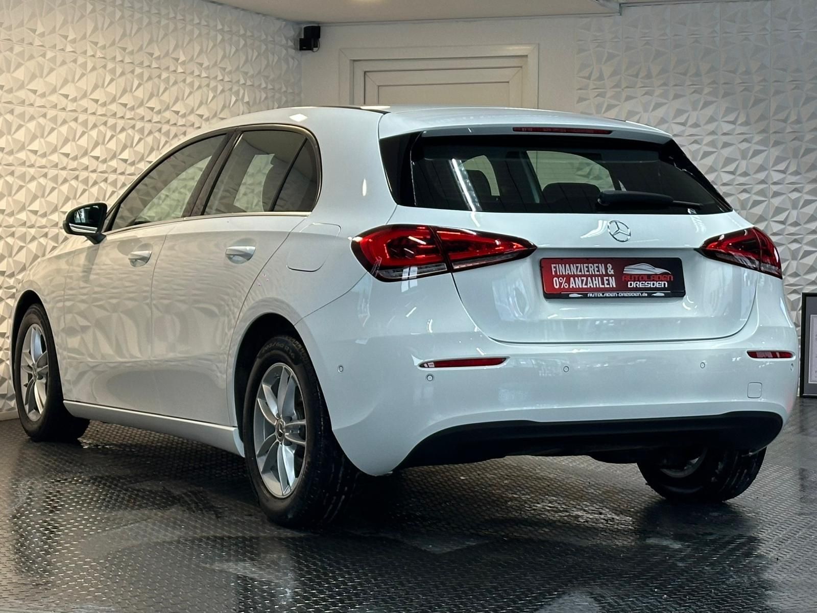 MERCEDES-BENZ A180d* LED#SHZ#NAVI#TEMPO#KLIMAAUTO#PDC#SPUR# - Image 5