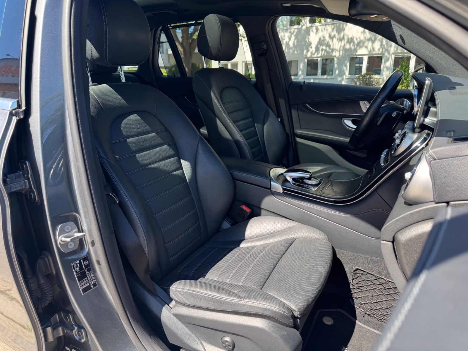 MERCEDES-BENZ GLC 350 D EXCLUSIVE / 9G / 4M / AIRM / LED / BURMEISTER / 360 /258 CH - HAYON ÉLECTRIQUE - TOIT OUVRANT - TOIT PANORAMIQUE