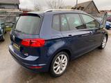 Volkswagen Golf Sportsvan - Volkswagen Golf: Kleinbus