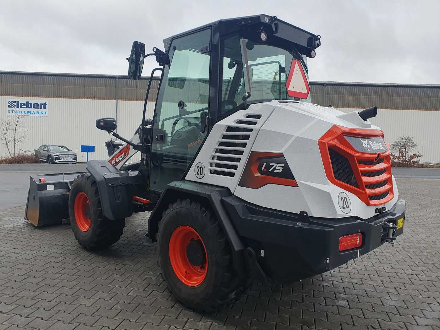 Fahrzeugabbildung Bobcat L75 / Palettengabel & Schaufel / nur 163h!