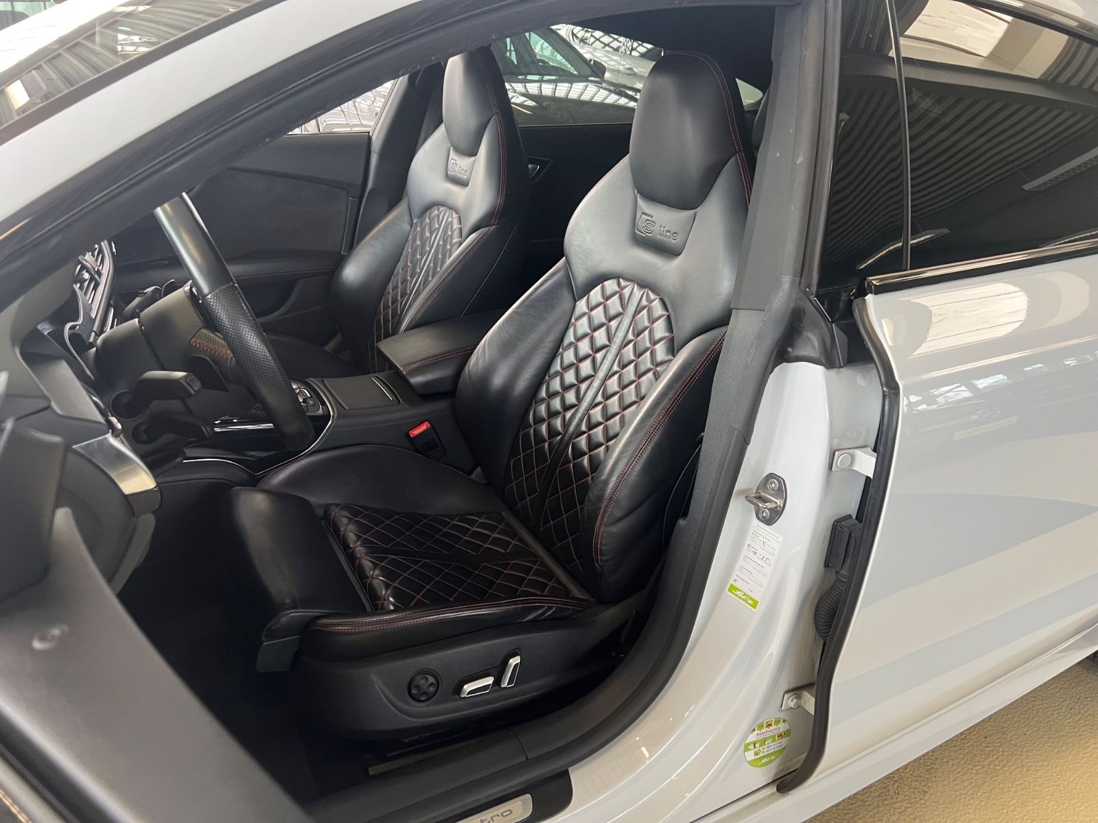 Fahrzeugabbildung Audi A7 Sportback 3.0TDI quattro competition RS-SITZE